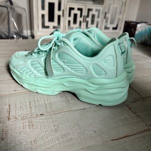 vintage mint green tennis shoes